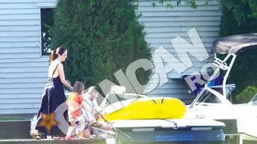 Distractie la Snagov! Amalia Nastase a tras la mal alaturi de fiicele sale!