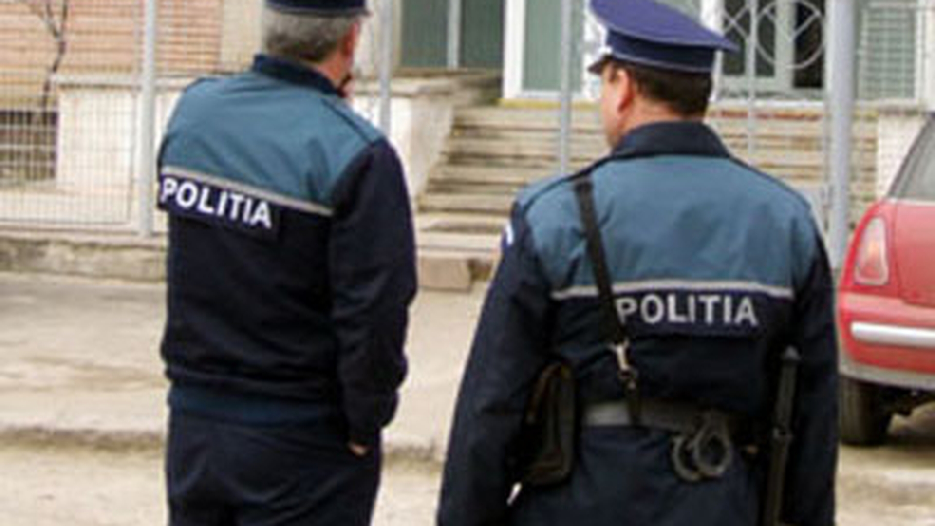 Un tânăr din Capitală a fost confundat de polițiști cu un tâlhar. Ce a urmat