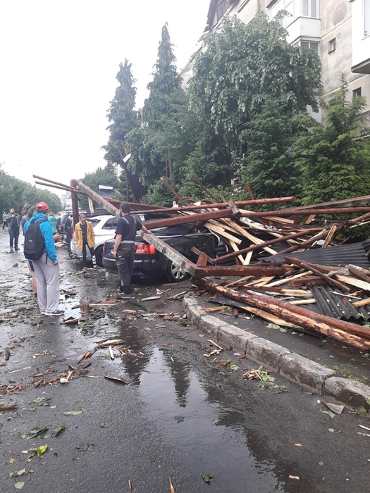 Potop în România! Imagini apocaliptice în marile orașe din țara noastră, în urma haosului meteorologic
