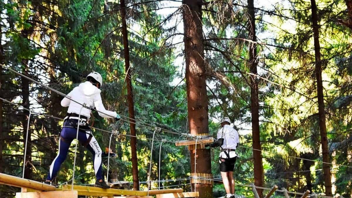 Minivacanța de 1 mai. Activitățile pe care le pot încerca cei care își doresc să meargă la munte