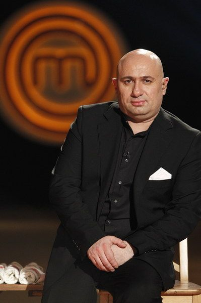 Ce l-a determinat pe Cătălin Scărlătescu să slăbească? Juratul de la „Chefi la cuțite” a dat jos 50 de kilograme.„ Am întinerit cu vreo 30 de ani”