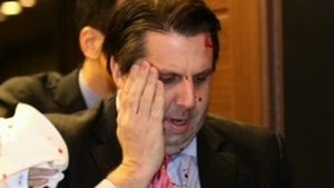 Ambasadorul Americii, ATACAT cu un cutit in plina strada! Imagini horror