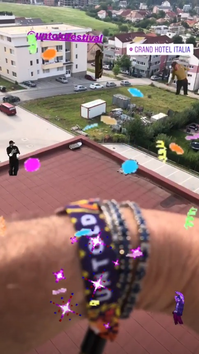Cătălin Botezatu, sărutat cu patos de o brunetă focoasă la Untold! Imagini senzaționale din zona VIP a celebrului festival