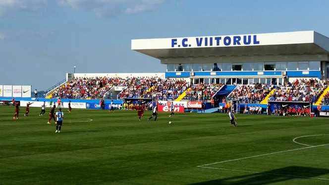 Fata de 24 de ani și fotbalistul pe care-l acuză s-ar fi întâlnit în pauza meciului, la tribuna oficială