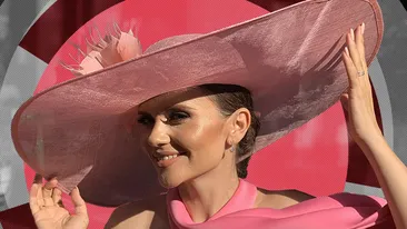 Cristina Șișcanu se laudă cât de bine câștigă din online, dar CANCAN.RO a aflat adevărul. Ăștia-s banii care-i intră în buzunare!