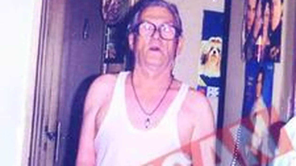 De la 12 ani traiesc fara o mana si un picior