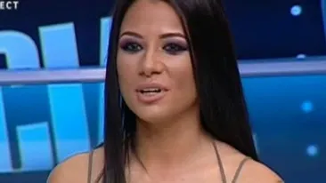 Roxana Vancea a RECUNOSCUT! Imi plac fetele. As saruta-o pe Andreea Mantea!