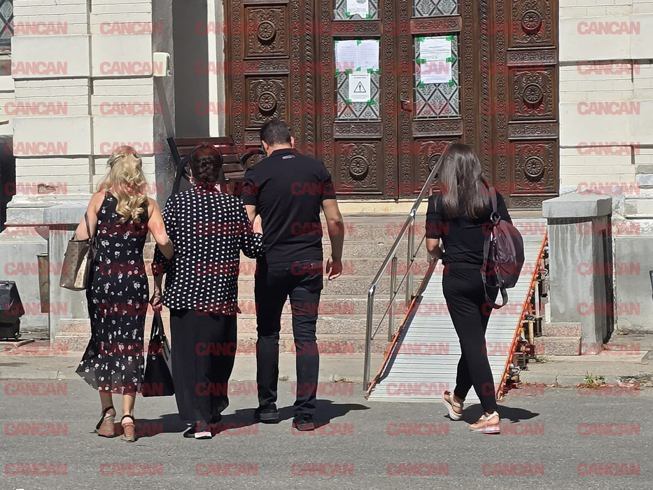Ținuta BIZARĂ purtată de Maria Dragomiroiu la priveghiul lui Ion Cernea. Toți au făcut ochii cât cepele!