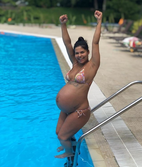 Andreea Popescu a născut! Prima poză cu bebelușul fostei dansatoare a Deliei