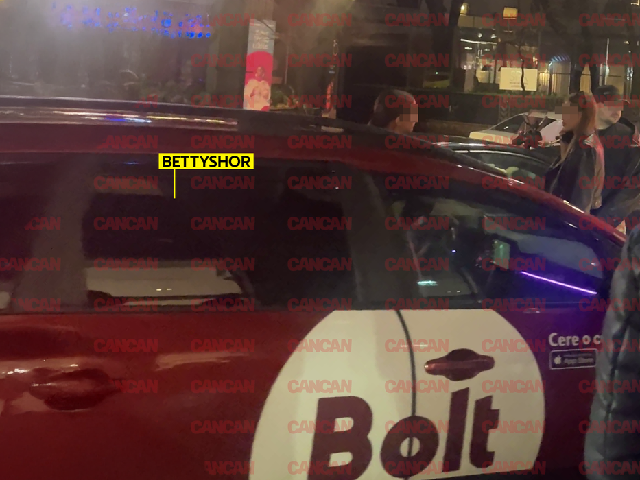 Bettyshor s-a urcat în taxi și a plecat