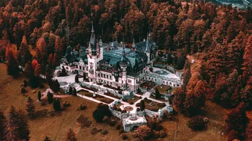 Castelul Peleș. Program de vizitare, tarife, obiectivele și atracțiile turistice ale castelului