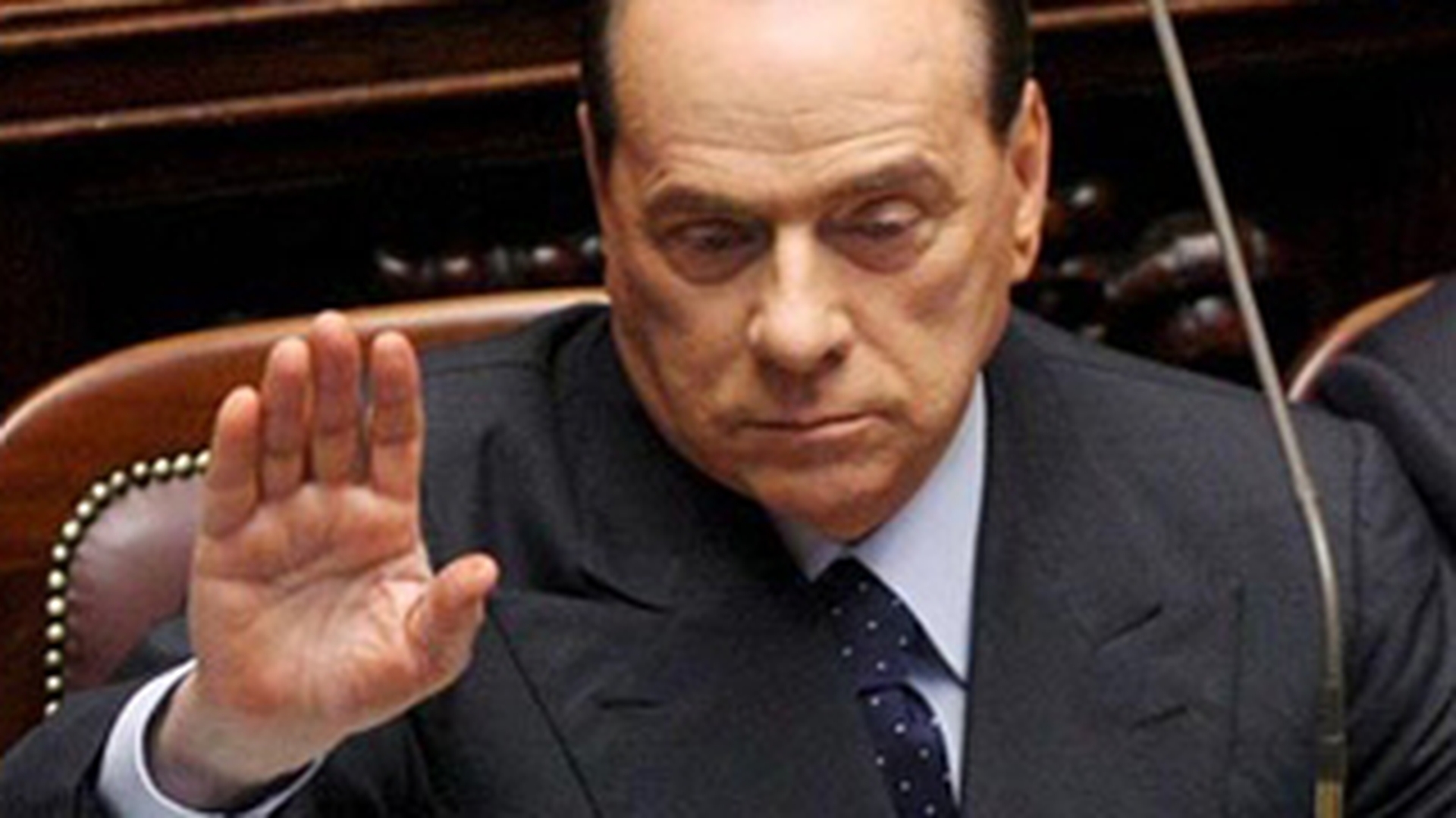 Guvernarea Berlusconi: criza economica si gafe pe banda rulanta!