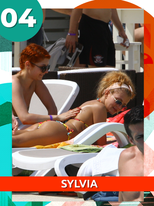TOP 30 SEXY-VEDETE taaare jucăușe! Avem imaginile verii! Denisa Biță și Simona Trașcă s-au pupăcit, în timp ce Adelina Pestrițu și Roxana Vancea…