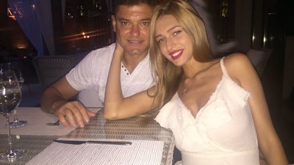 CRISTIAN BOUREANU şi-a scos iubita în... tricou, de Ziua Naţională a României. Iată cum au sărbătorit cei doi
