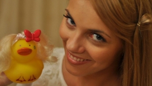 Andreea Ibacka este socata de noua moda din manichiura: oja care se crapa!