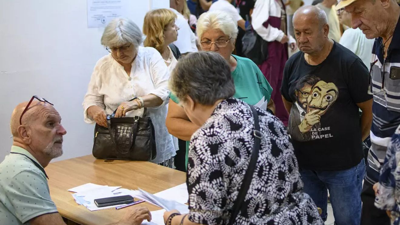 Greșeala care îi lasă pe pensionari fără pensie. Cum își pot pierde acest drept