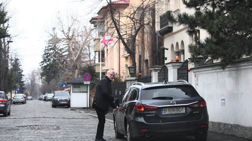 EXCLUSIV. Omul din umbra milionarilor Copos & Ioan Niculae şi-a vândut palatul din Primăverii cu 4 milioane €!