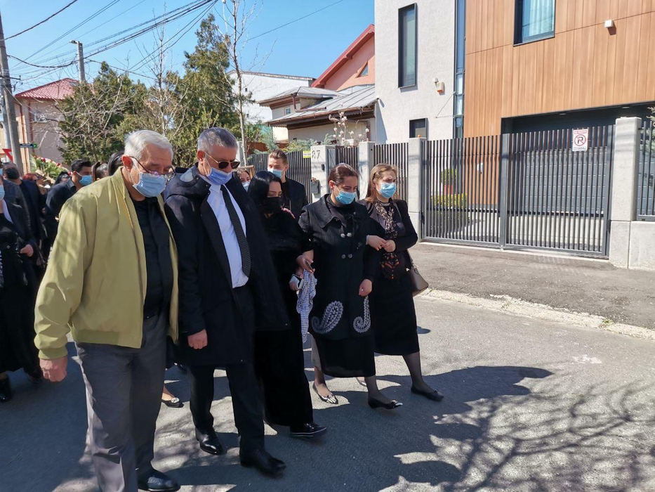 Imagine de la înmormântarea lui Gabi Luncă ( foto CANCAN)