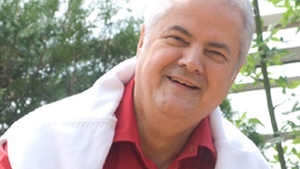 Politistii vor ridica toate armele din casa lui Adrian Nastase! Fostul prim-ministru detine aproximativ 20 de arme!