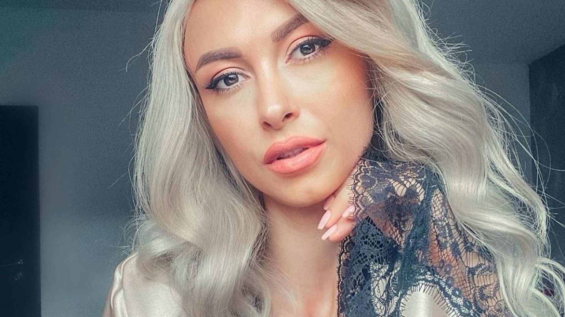 FOTO | Andreea Bălan, escapadă pe malul mării