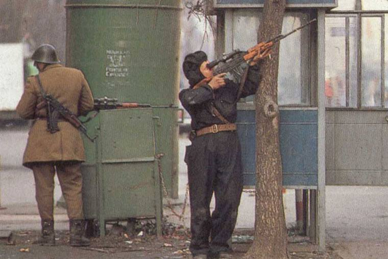 Imagini rare de la Revoluție. Ce s-a întâmplat, de fapt, în decembrie 1989