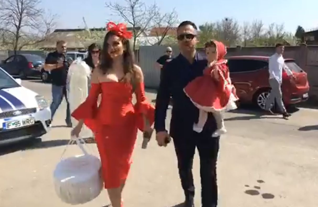 Nașii Cristina Șișcanu și Mădălin Ionescu, la botezul fetiței Gabrielei