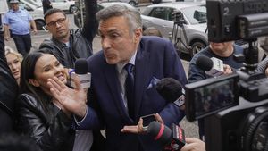 Florian Coldea și Dumitru Dumbravă, vizați de DNA într-un dosar de trafic de influență. Au fost audiați de procurori în scandalul cu afaceristul Cătălin Hideg