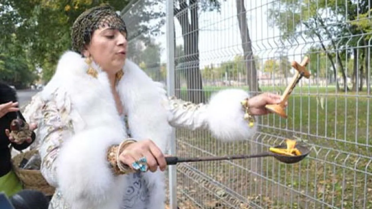 Imagini revoltătoare de la mormântul lui Arsenie Boca! E scandalos ce a putut face vrăjitoarea Vanessa!