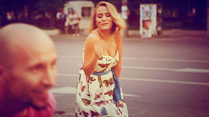 Andreea Esca, asa cum nu ai mai vazut-o niciodata! Ce a facut vedeta TV in mijlocul unei strazi din Capitala