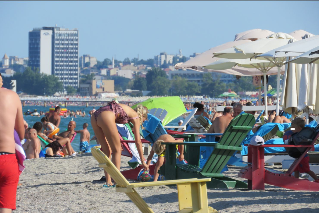 Ioana Marcu a ”revitalizat” plaja milionarilor din Mamaia, cu formele sale apetisante (Foto: CANCAN.RO)