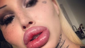 Incredibil cum a putut să-și modifice trupul Mary Magdalene, o dansatoare dependentă de operații! A dat sute de mii de euro, iar înfățișarea șochează!