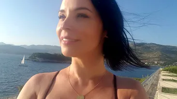 Imagini rare! Cât de bine arată Andreea Marin în costum de baie, la 41 de ani!