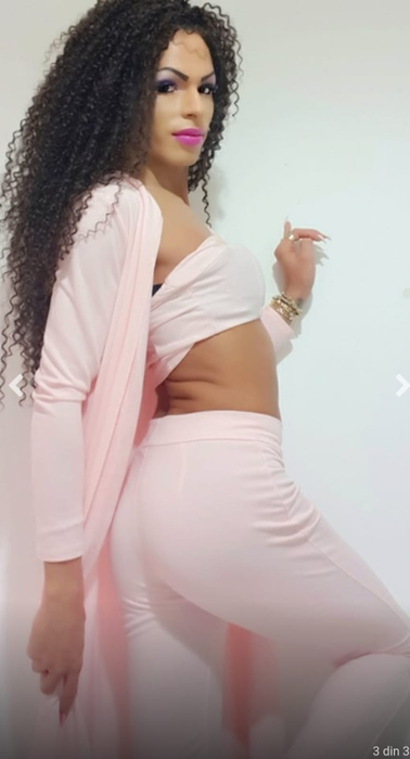 Un transsexual celebru rupe tăcerea: ”M-a dus în Anglia să mă prostitueze…” Povestea are legătură cu Florin Salam!