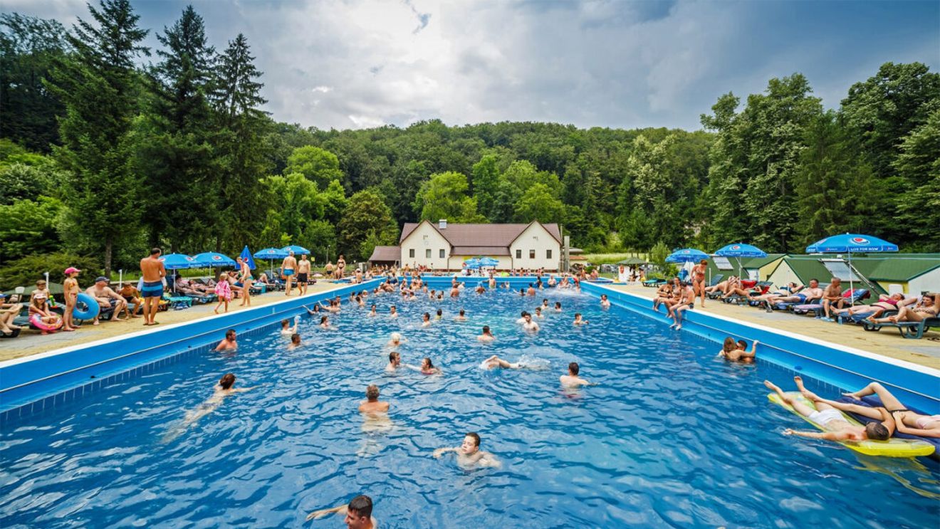 Stațiunea cu cel mai curat aer din România! Cazarea pleacă de la 290 lei pe noapte