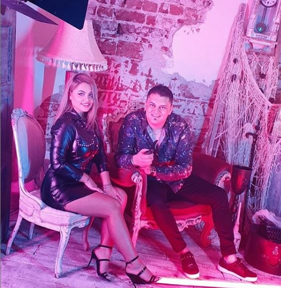 Plușica de la Puterea Dragostei, imagini super sexy. Cum a fost surprinsă vedeta Kanal D alături de un celebru manelist