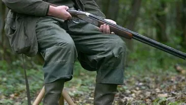 Tragedie fără margini! Un consilier local şi-a împuşcat accidental finul direct în inimă. Doi copii îşi plâng acum tatăl