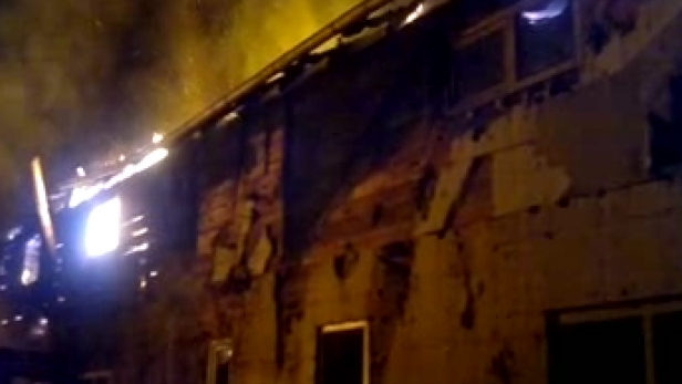 O mănăstire din Maramureş a căzut pradă unui incendiu puternic! Casa măicuţelor a fost mistuită de foc!