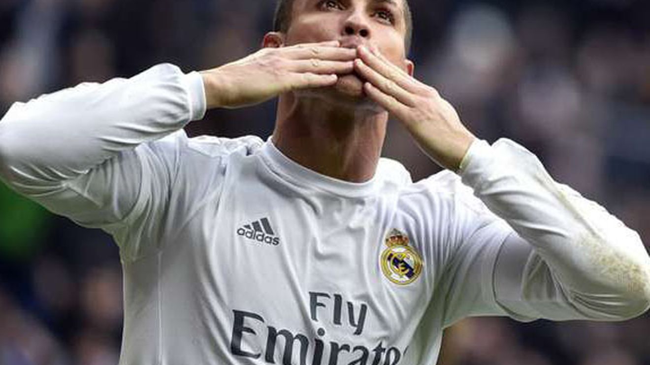 Transformare radicală pentru Fabio Coentrao » Din colegul cu Ronaldo la Real Madrid în pescar!