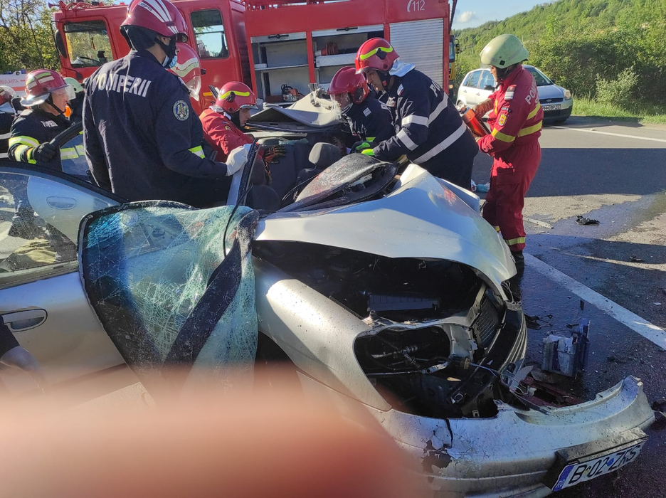 Accident grav cu 5 morți pe DN1, în zona Nistorești ( sursa foto ISU )