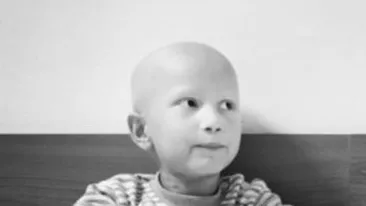 Cancerul ii macina trupul la doar sase ani