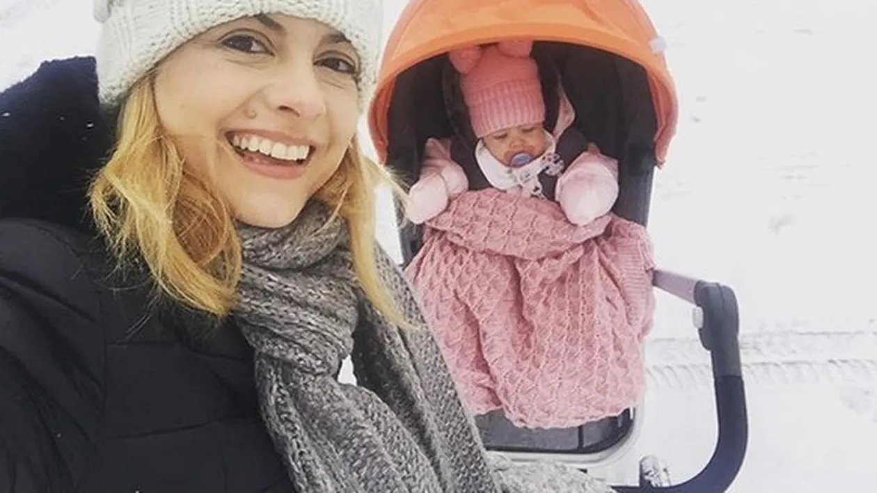 Fetiţa Simonei Gherghe a făcut primii paşi! Prezentatoarea TV a surprins-o într-o ipostază ”dulce” tare: ”Cand copilul nu mai vrea decat...”