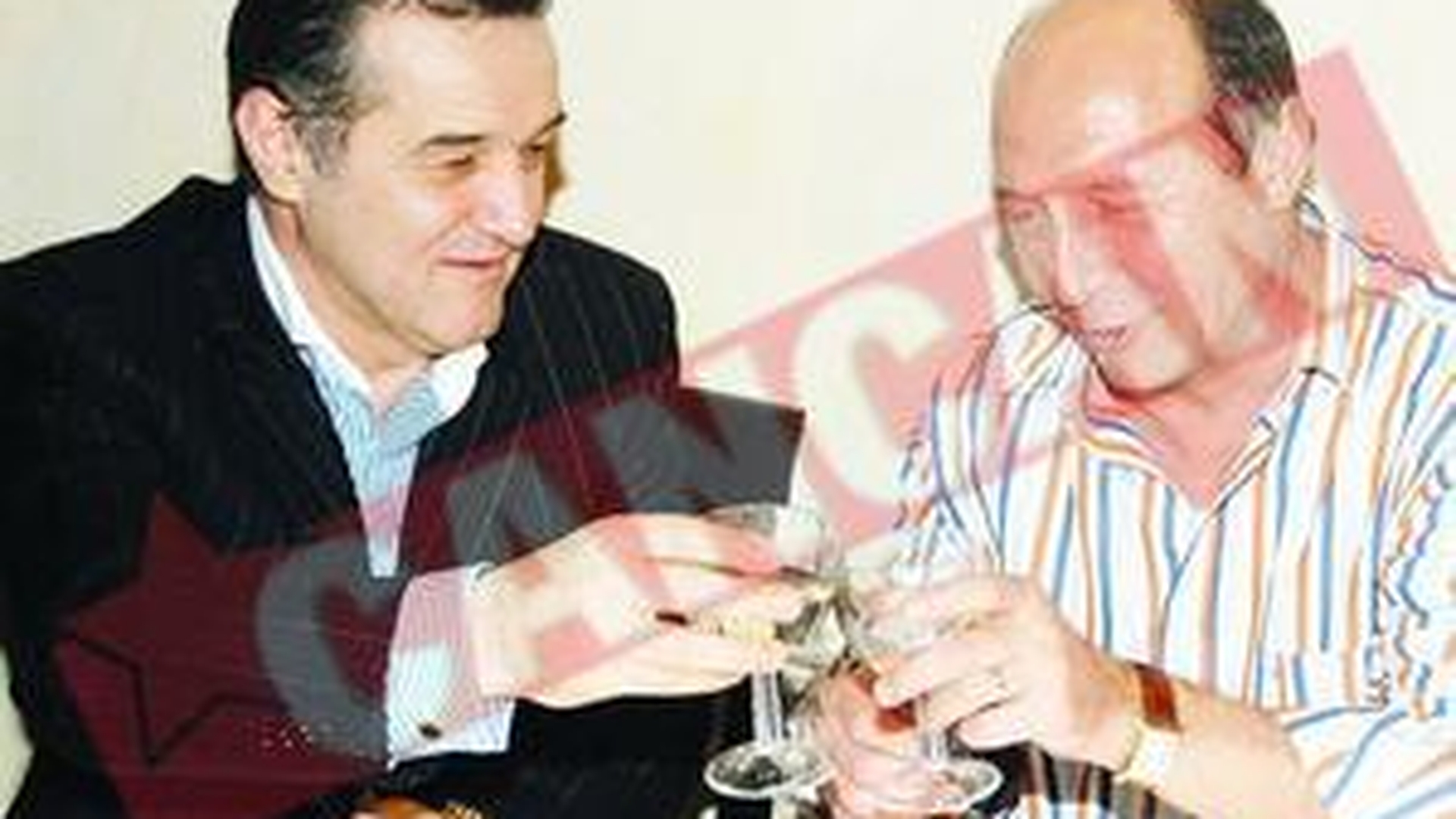 Becali ii declara razboi lui Basescu