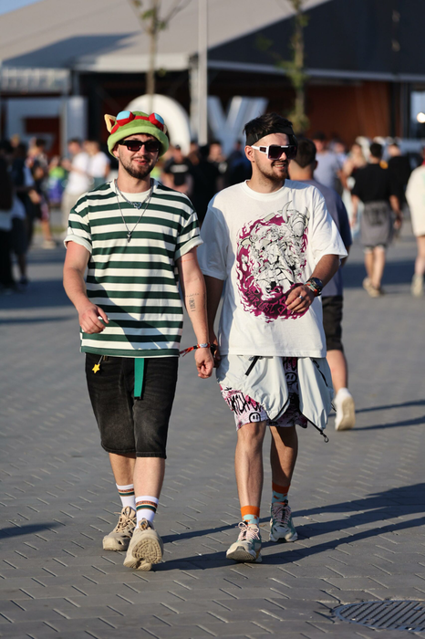 Ce ținute se poartă la Beach, Please! CANCAN.RO a făcut radiografia evenimentului de la Costinești din și dincolo de scenă! Ce ținute se poartă la Beach, Please!