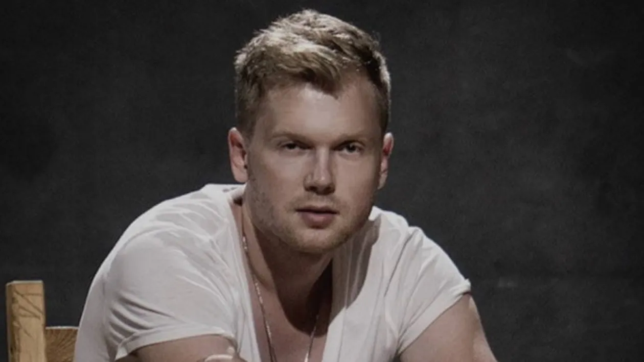 Claudia Ghitulescu a trecut peste diferenta de varsta si s-a harjonit cu un cantaret mai mic decat ea. A flirtat cu Alin Calinescu