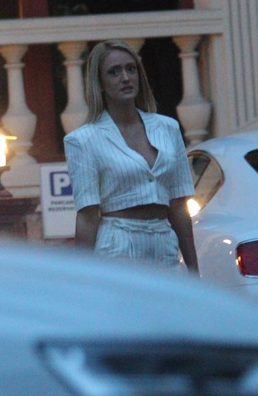 Iuliana Pepene, apariție super-sexy la un local din zona de Nord a Capitalei