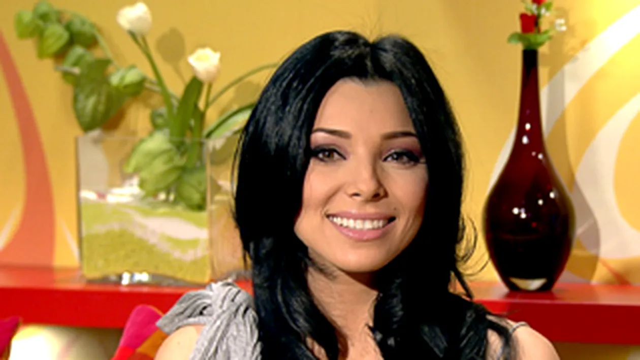 Corina Caragea, despre prima emisie in direct: Ma grabeam sa ajung in platou si am cazut, imi venea sa plang si de emotie si de durere