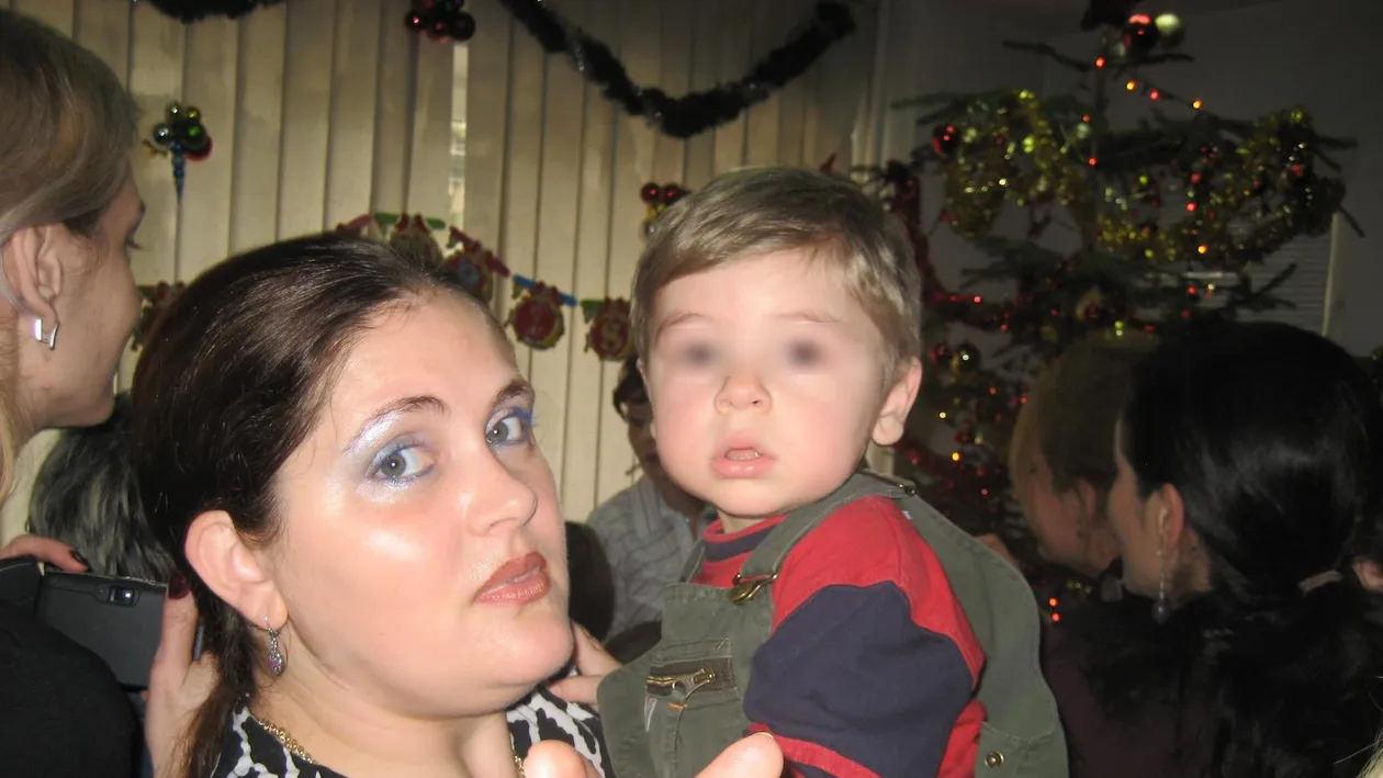 Fosta iubita a unui actor celebru s-a apucat de crosetat! N-o sa crezi ce afacere si-a deshis!