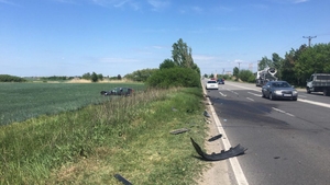 Accident dramatic, la ieșire din Timișoara. O mașină s-a răsturnat și trei persoane au ajuns la spital. FOTO
