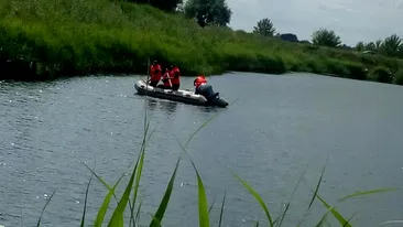 Descoperire înfiorătoare în județul Dâmbovița. Au văzut un cadavru în apele unui lac