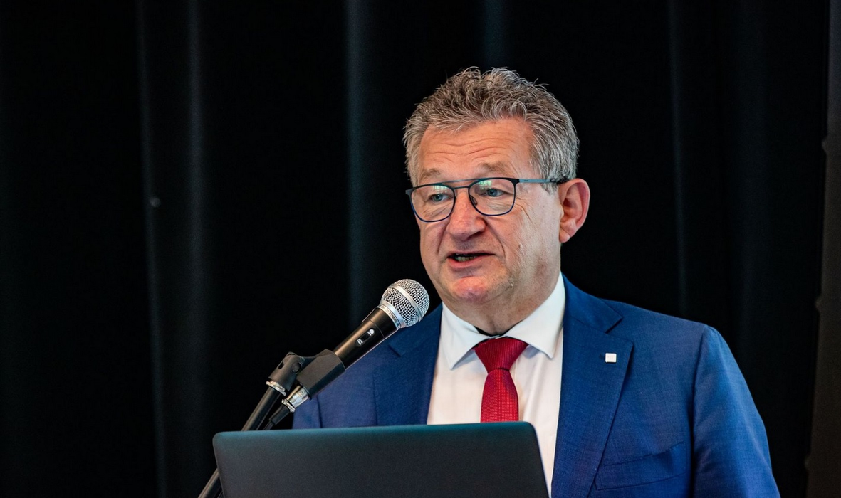 Primarul din Bruges a fost înjunghiat în gât, în centrul orașului! Atacatorul a reușit să fugă, dar a fost prins de oamenii legii